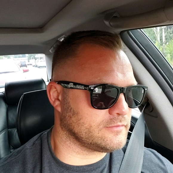 Meet your Posher, Yuri - Picture 1 of 1